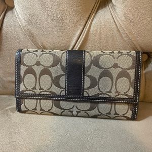 Vintage Coach Tri-Fold Wallet with Signature Monogram Exterior Leather Interior